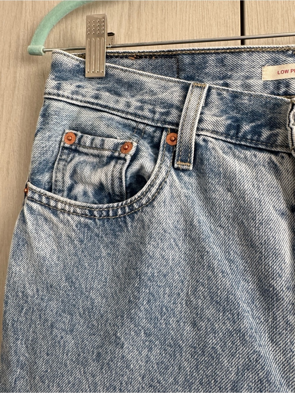 Levi's Women's Low Pro Straight Jeans - Light Blue Wash - Picture 4 of 7